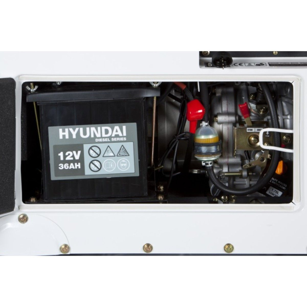 Дизельный генератор Hyundai DHY 8500 SE-T  фото