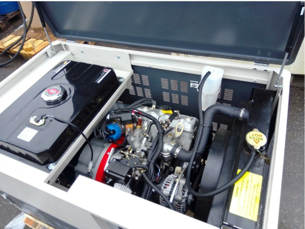 Бензиновый генератор Амперос LT25000E-3 стартер в кожухе с АВР промышленный фото